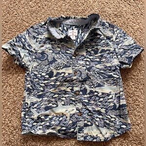Vineyard Vines for target boys blue and white shark collared button up shirt 4T